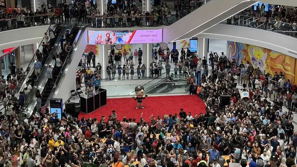MrBeast Burger sees thousands fill shopping centre